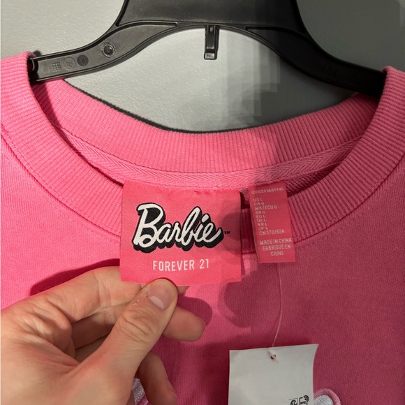 Barbie x Forever 21 Cropped Oversized Sweatshirt Size Large - Picture 3 of 4